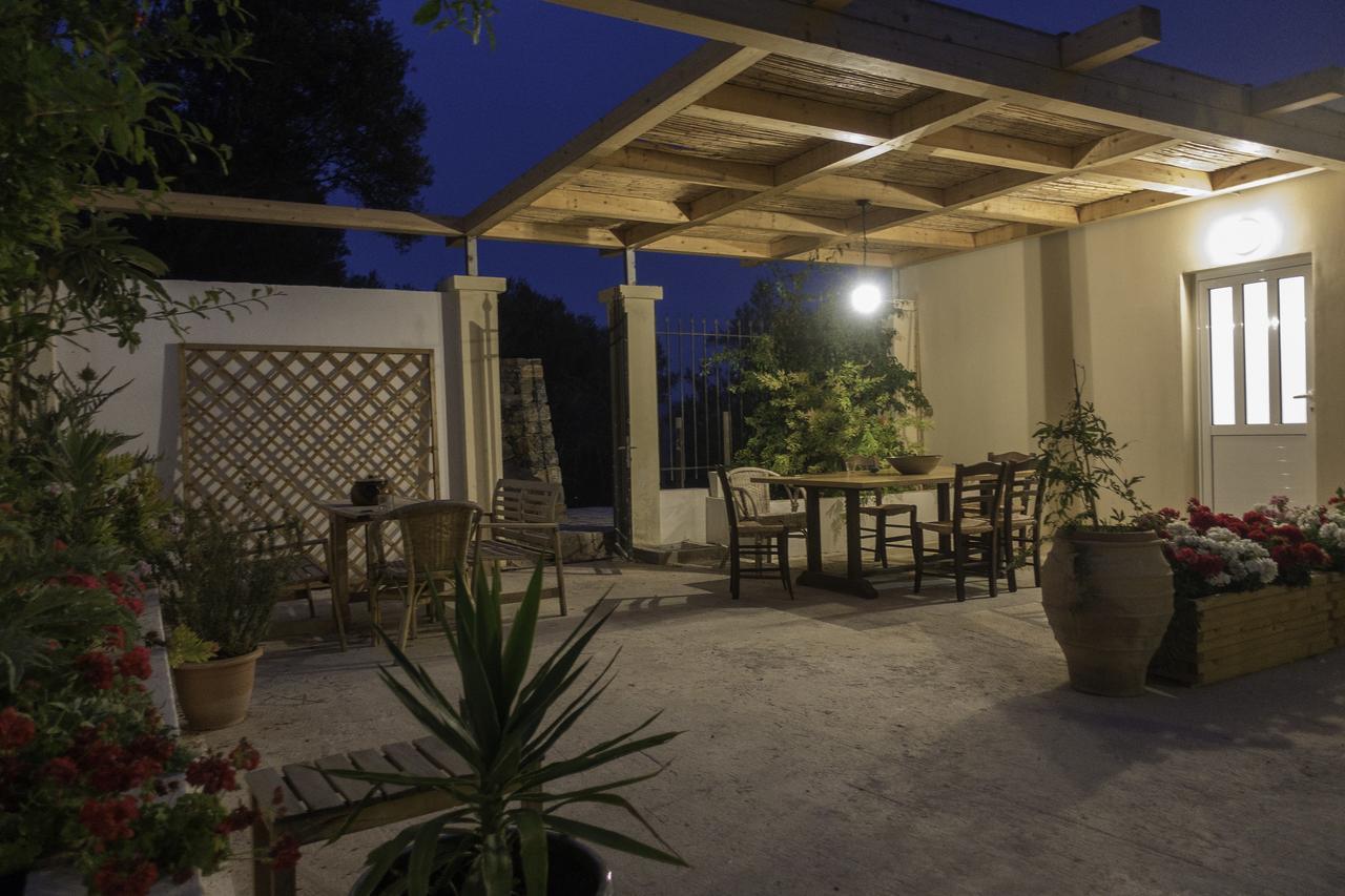 Villa Dio Petres Kroustas 외부 사진
