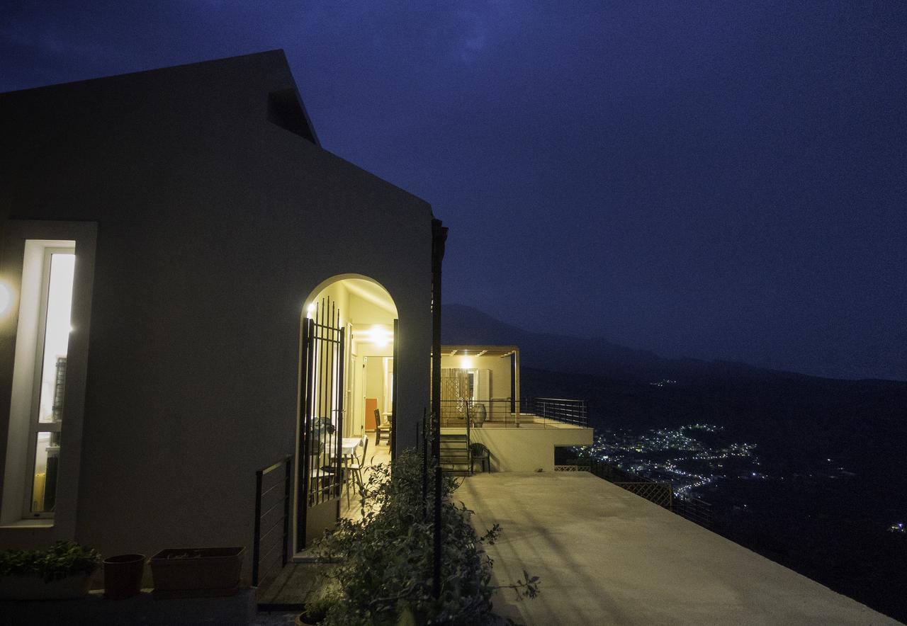 Villa Dio Petres Kroustas 외부 사진