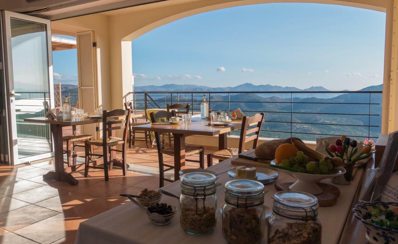 Villa Dio Petres Kroustas 외부 사진