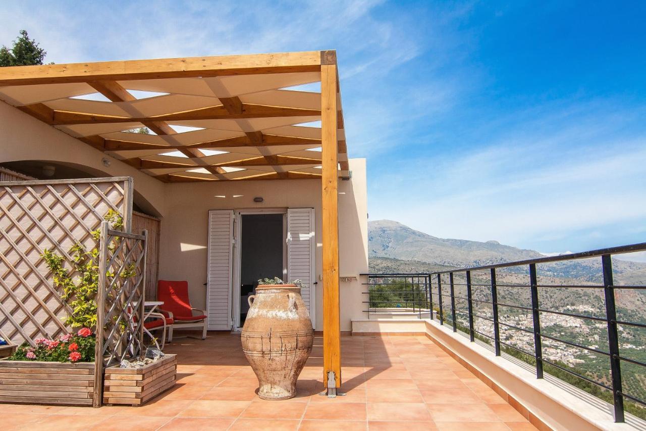 Villa Dio Petres Kroustas 외부 사진