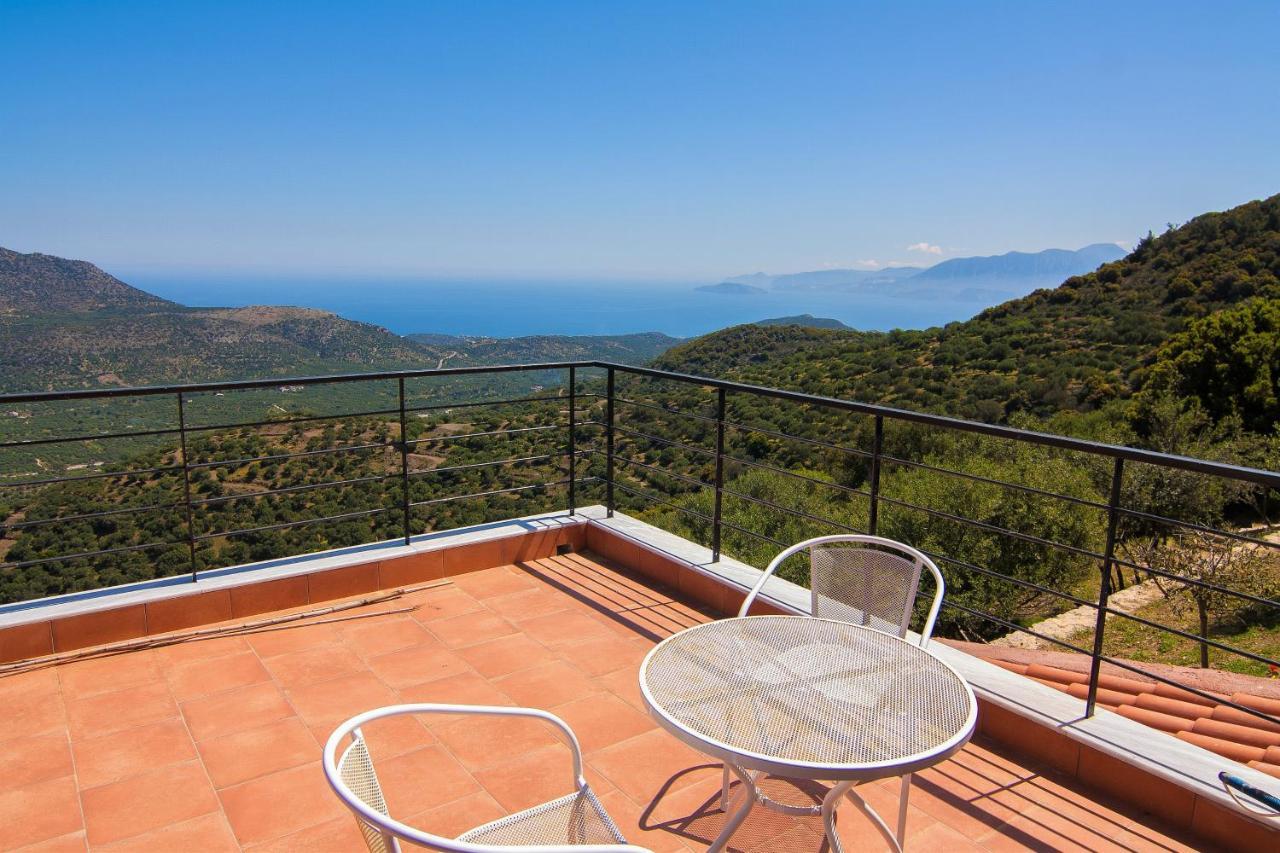 Villa Dio Petres Kroustas 외부 사진