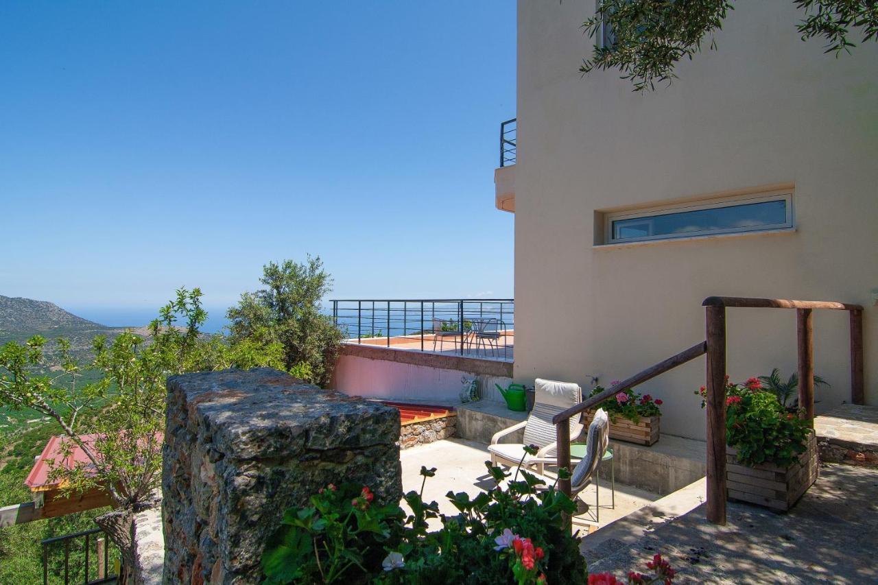 Villa Dio Petres Kroustas 외부 사진